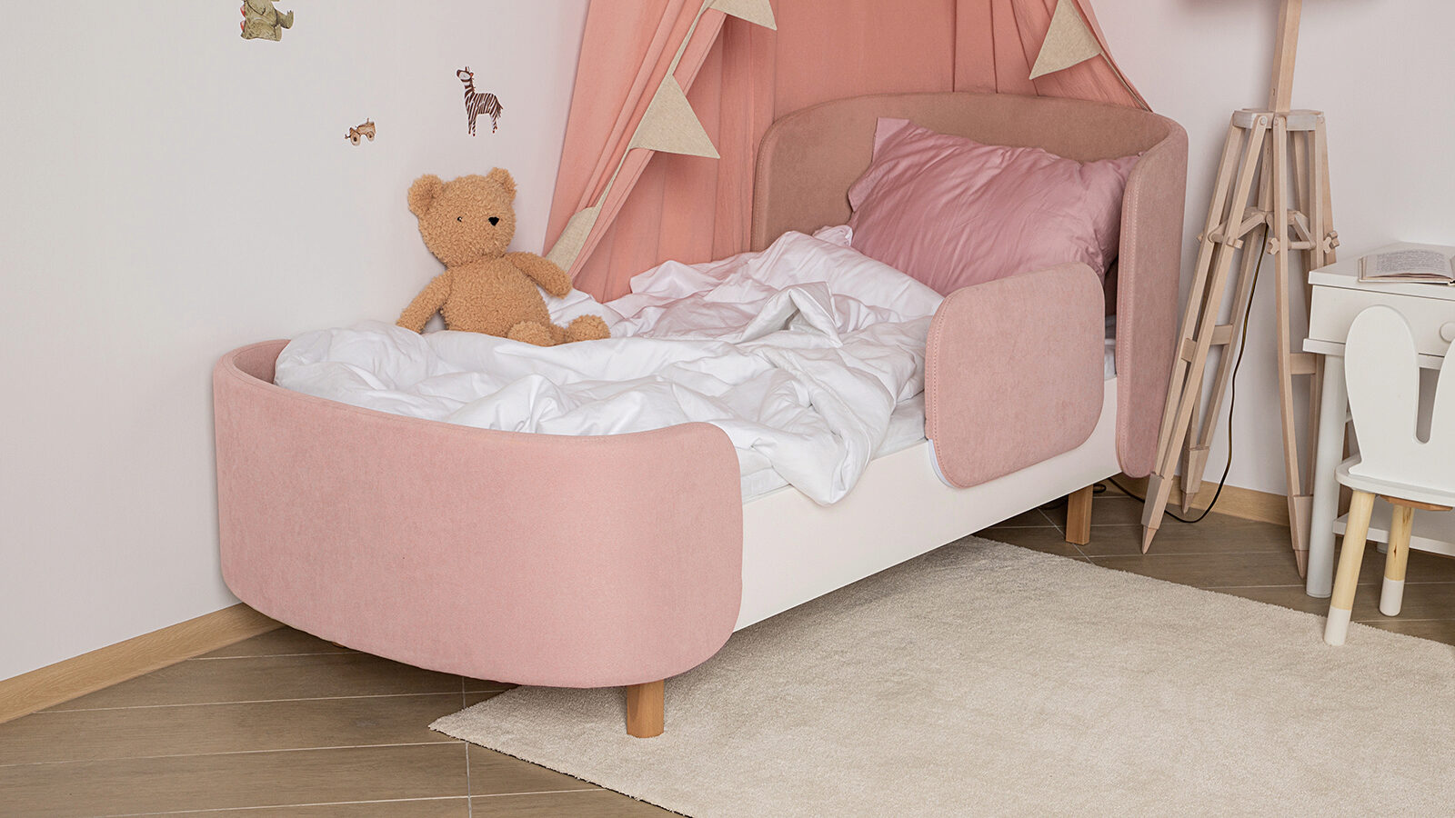 Детская кровать Twiggy, розовая карлхен играет и учится